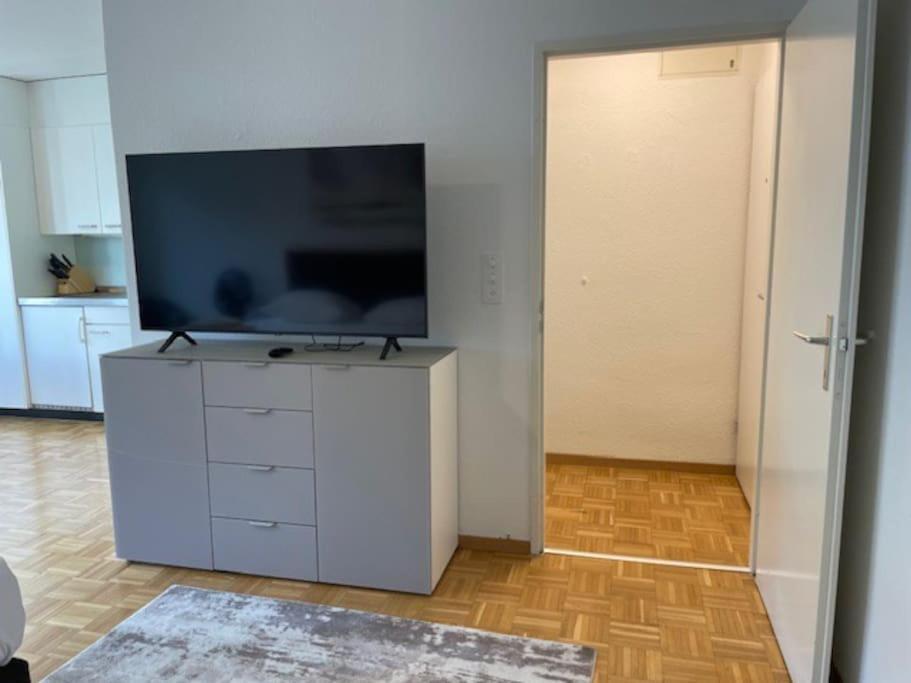 Practical And Cozy - Art 6 Zurich