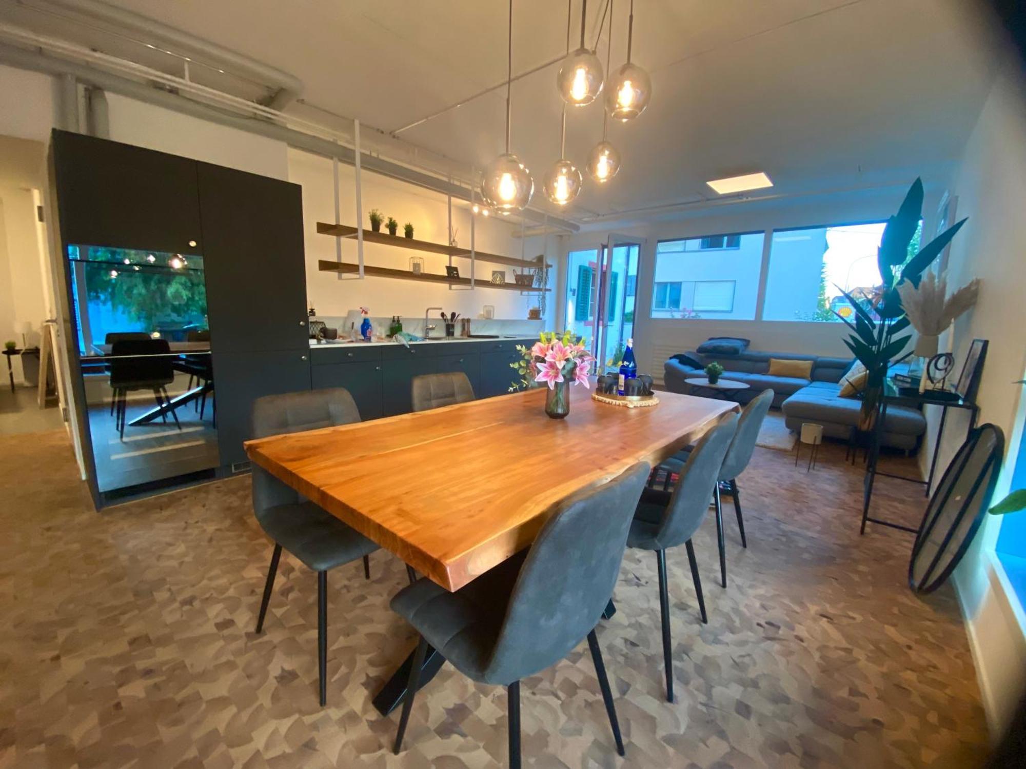 120m2 Modern 3-bedroom Loft In Apartment *