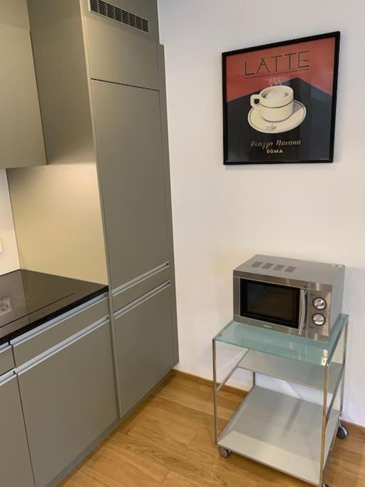 And Big 1br Flat In The Center - West 5