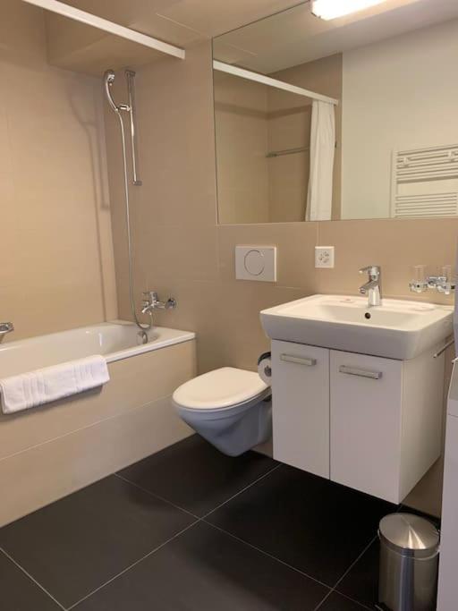 And Big 1br Flat In The Center - West 5 Apartment *