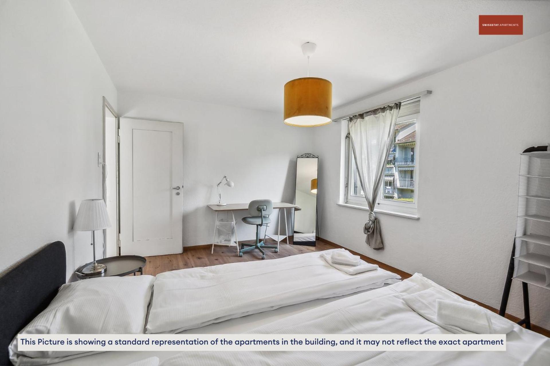 Apartment Urban Charm: Your Comfy Close To The