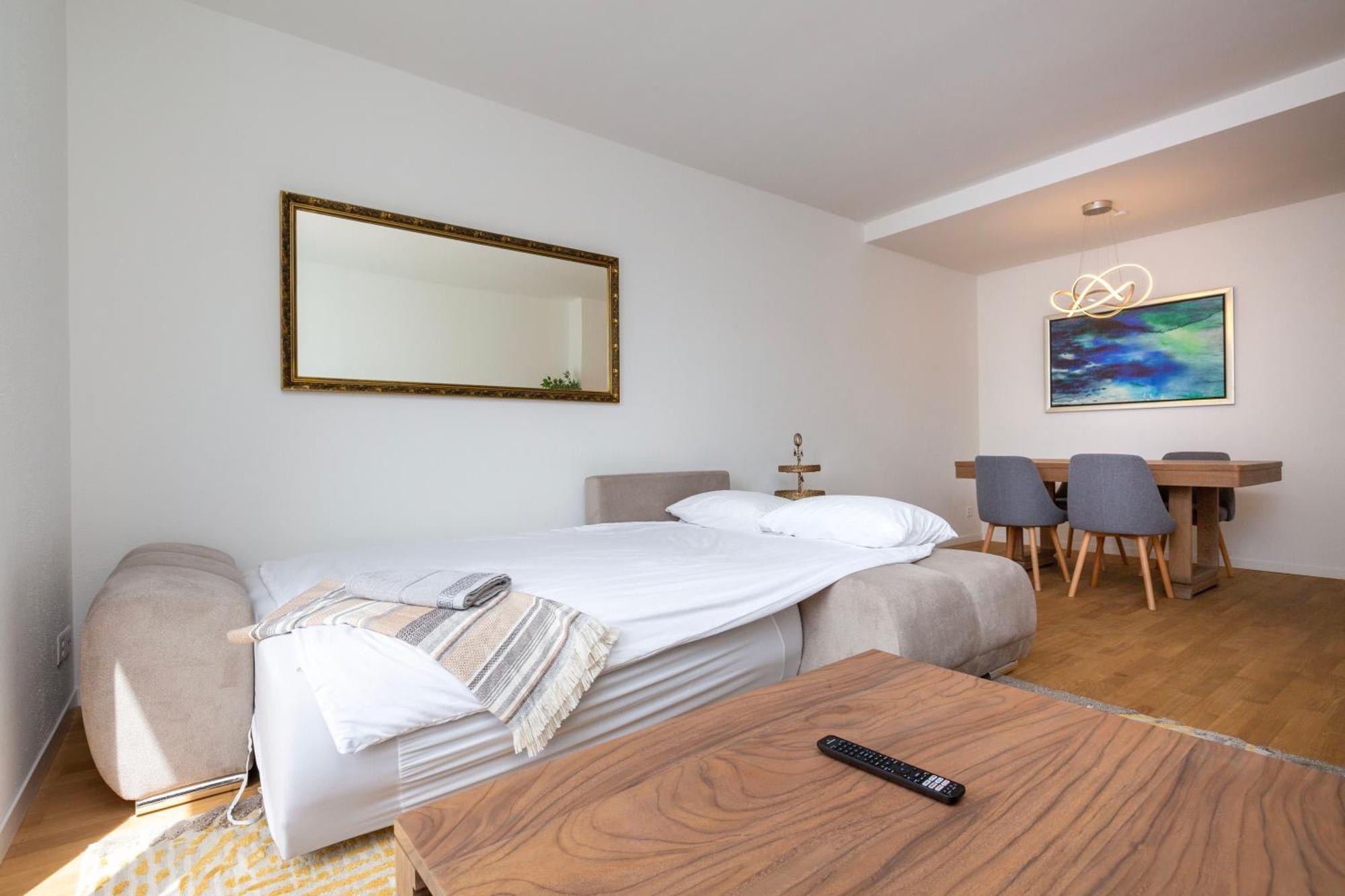 Kaya 4a - Downtown 2br With Balcony Apartment *