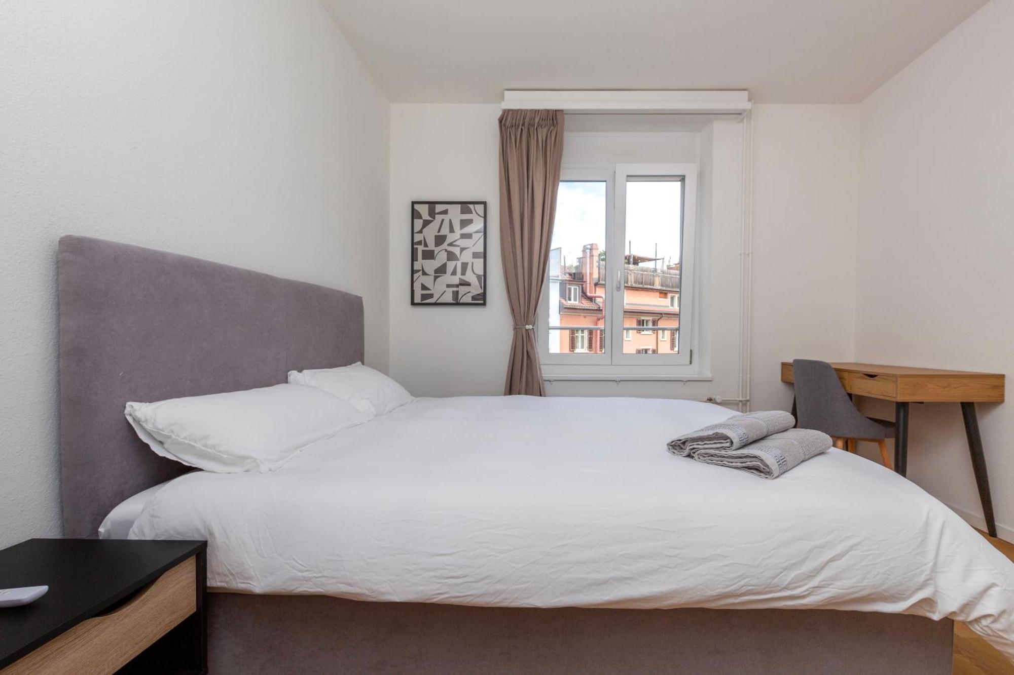 Kaya 4a - Downtown 2br With Balcony Apartment