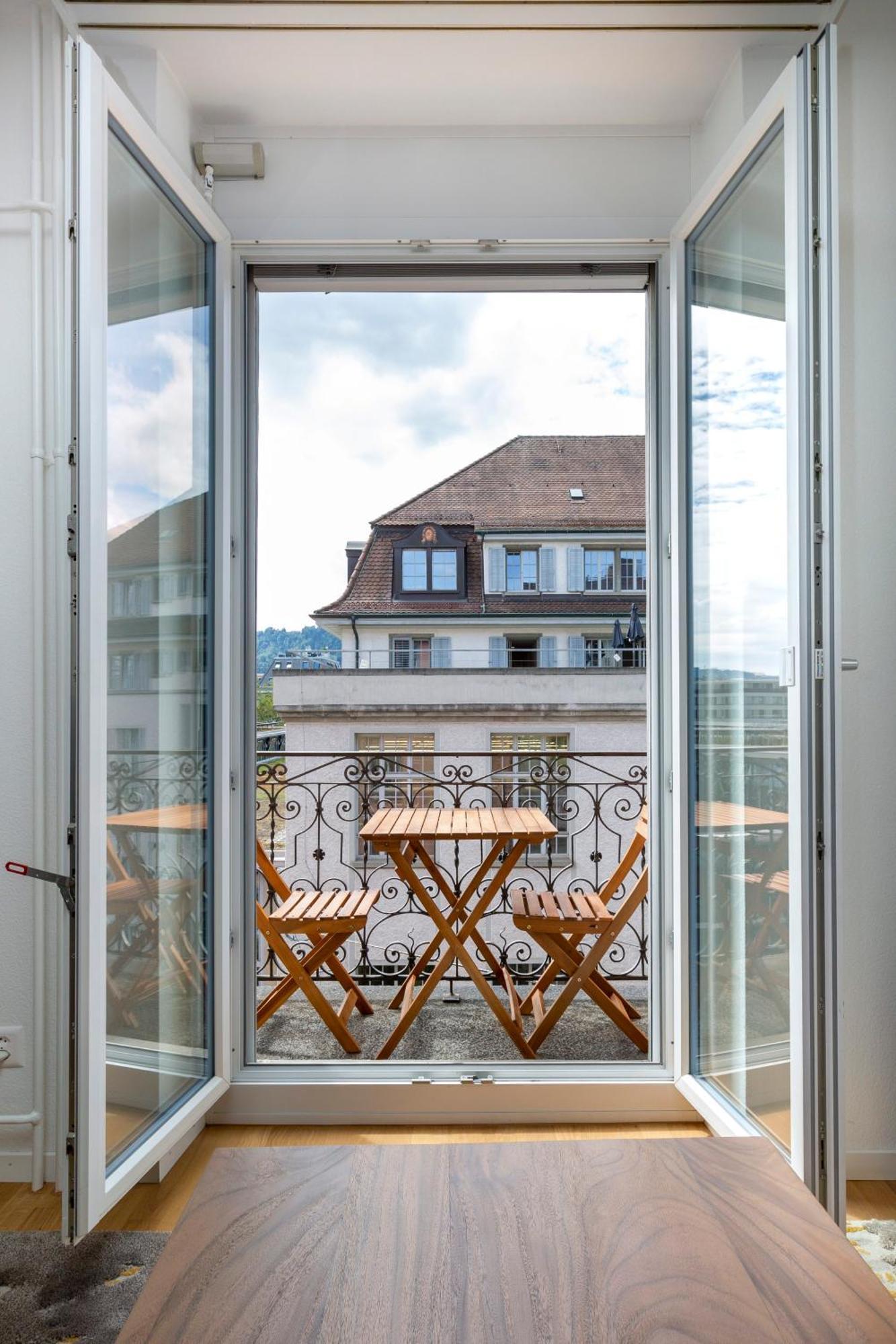 Apartment Kaya 4a - Downtown 2br With Balcony Zurich