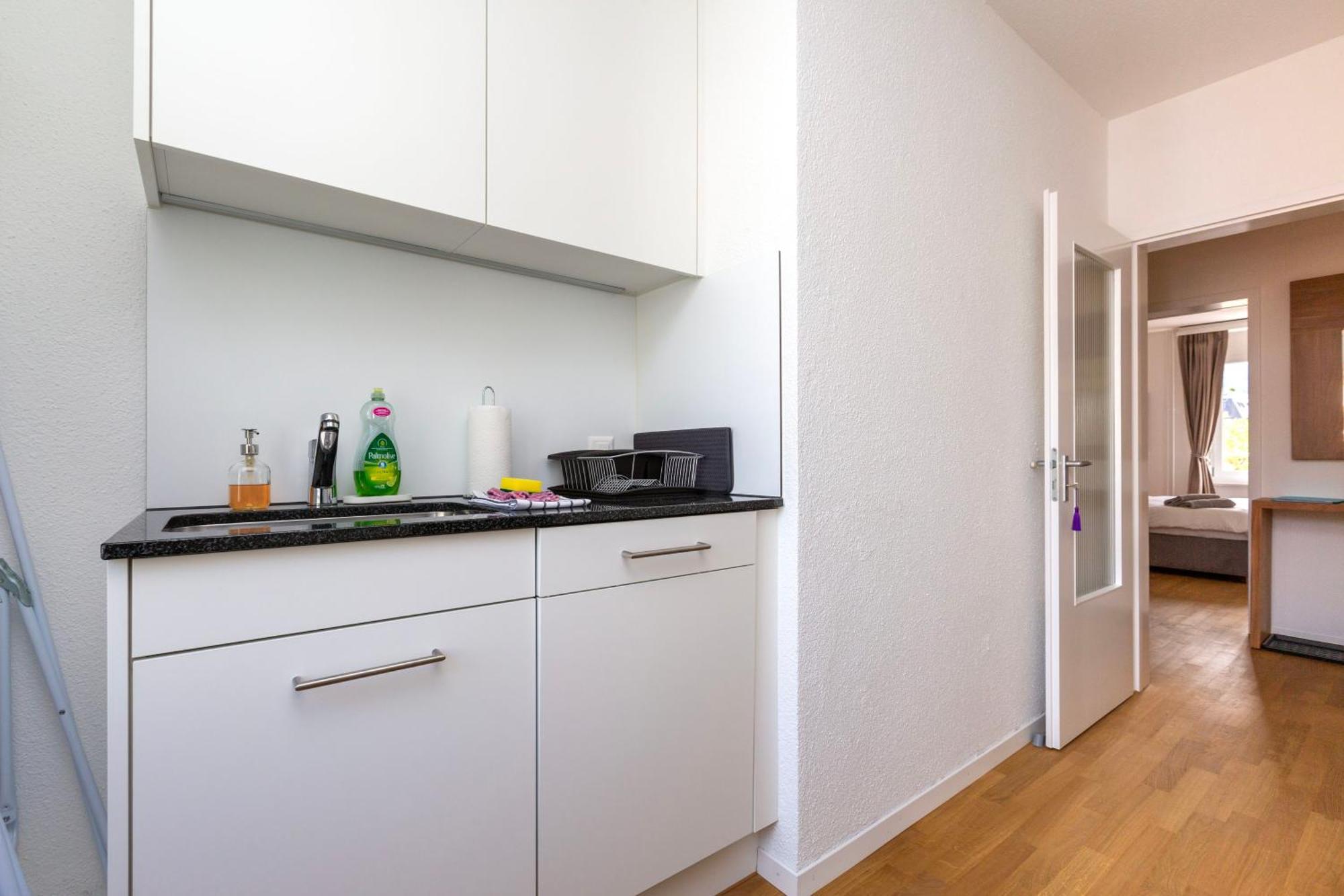 Kaya 4a - Downtown 2br With Balcony *