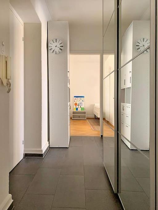 Comfort For One Guest With Shared Bathroom In Enge Near Centre & Zurich, July & August Only
