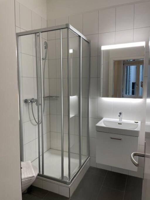 Elegant 2br - Canal3 Apartment Zurich