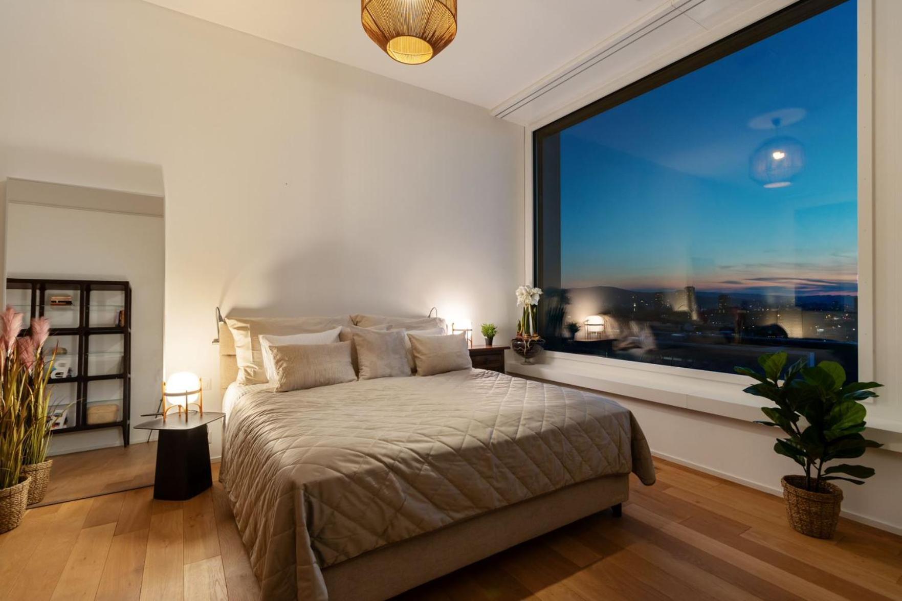 Large Luxury Business Penthouse Near Main Station Zurich