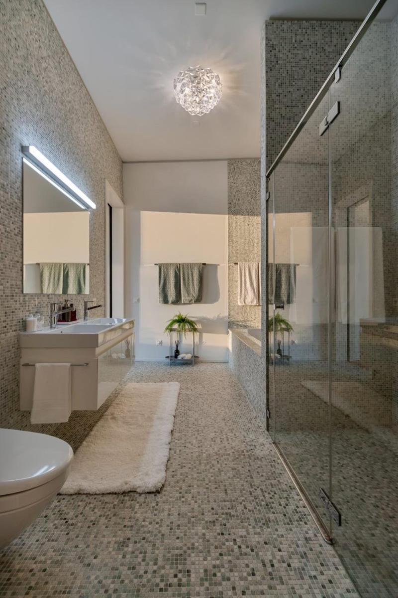 Large Luxury Business Penthouse Near Main Station