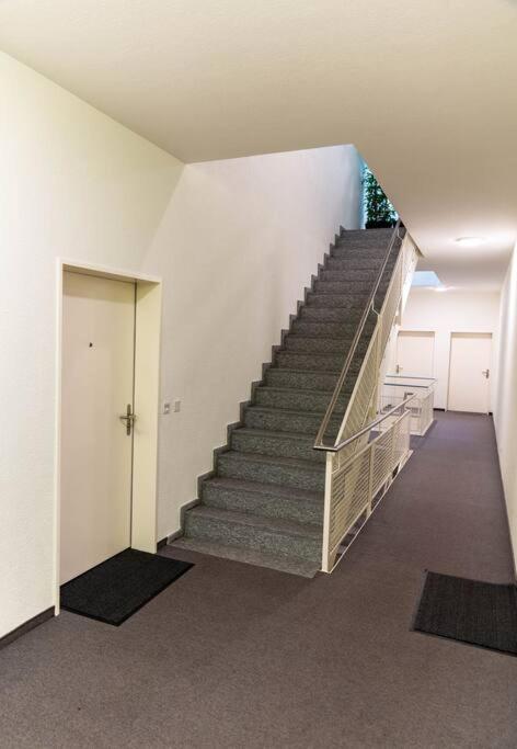 Apartment 1br Near - Fb6 *