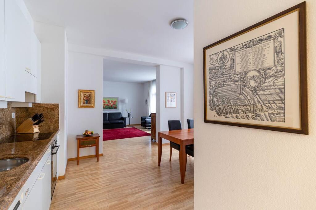 Apartment 1br Near - Fb6 *