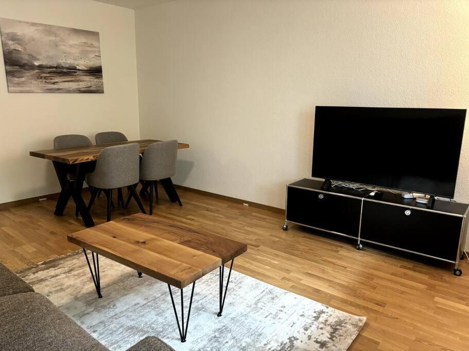 Apartamento Cozy 2br Near - 8 *