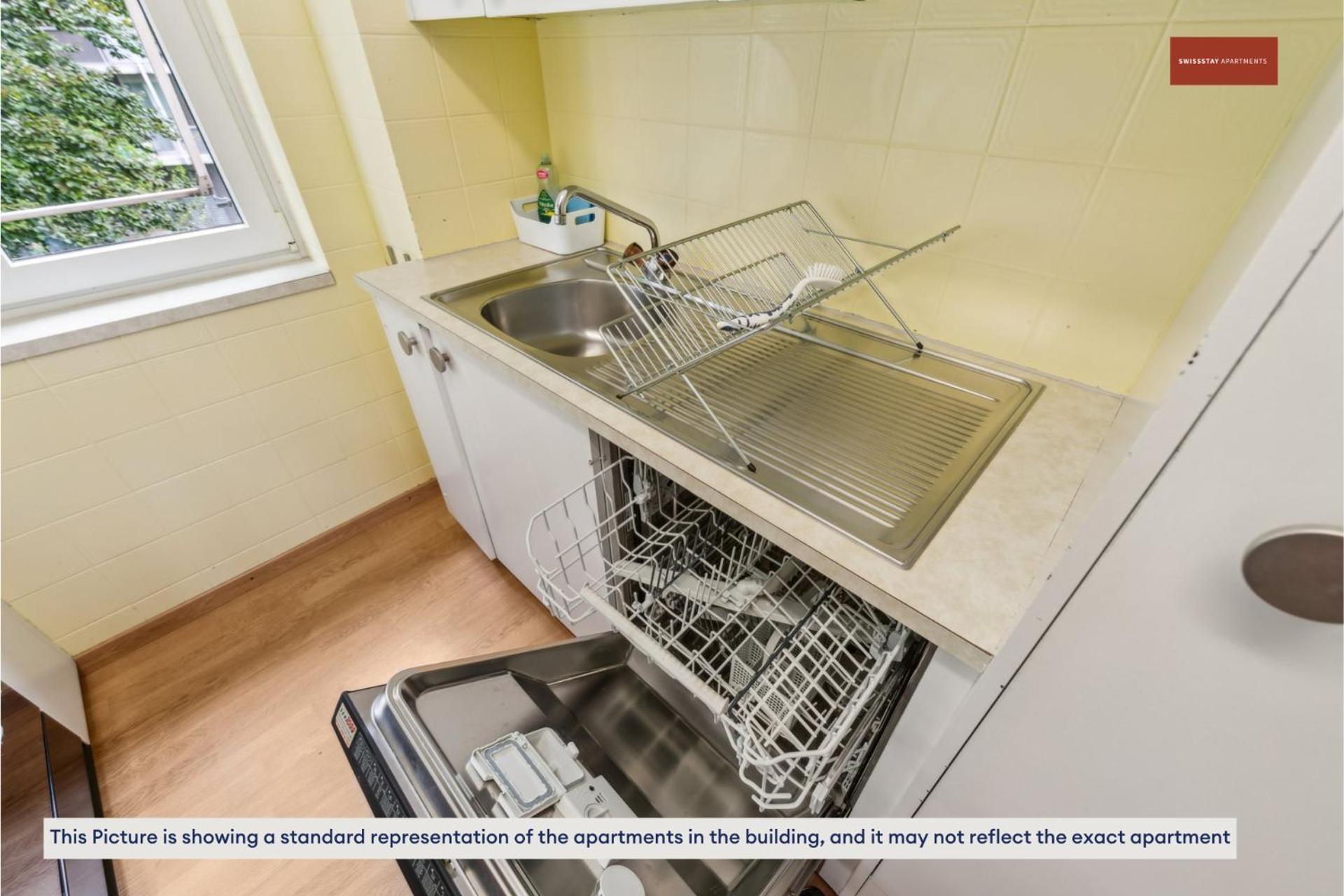 15-min To Center: Cozy Apartment *