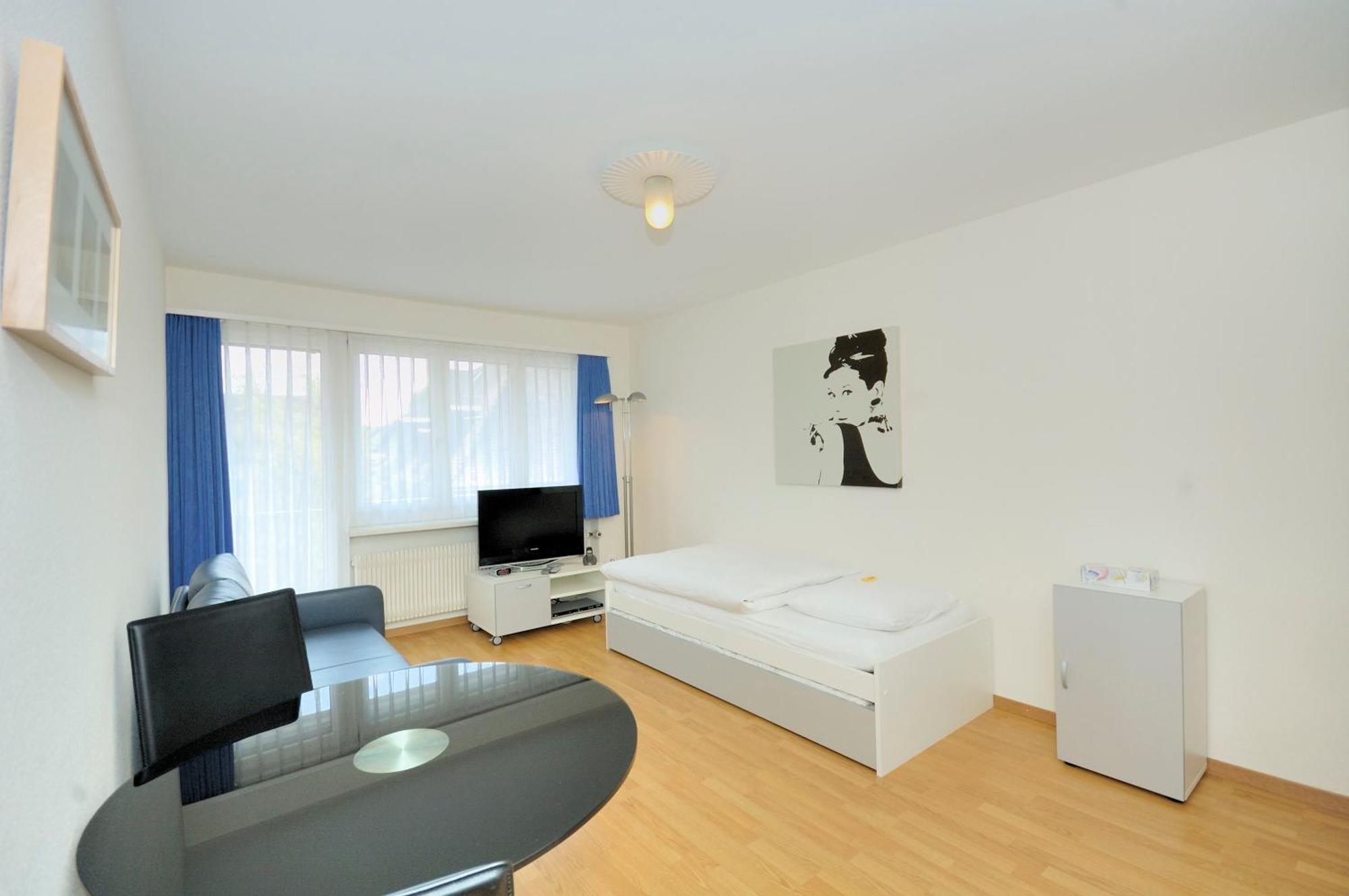 Lovely In The Center - Crown 44 Apartment *