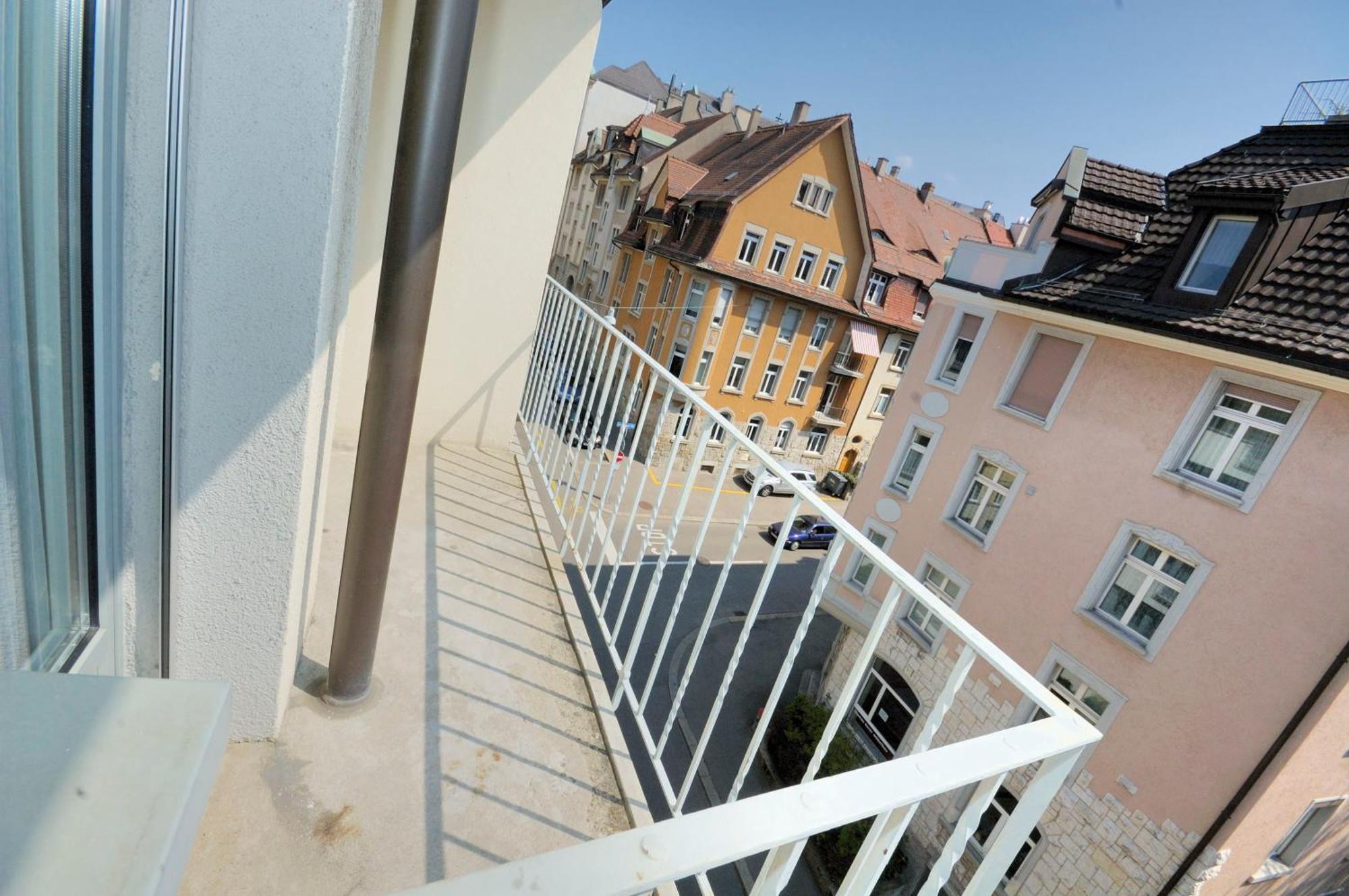 Lovely In The Center - Crown 44 Apartment *