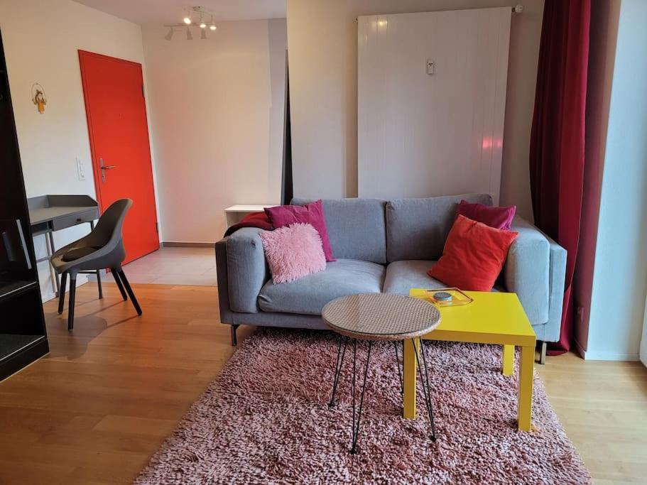 Cosy & Central, Lovely Terrace Over River & Park Apartment *