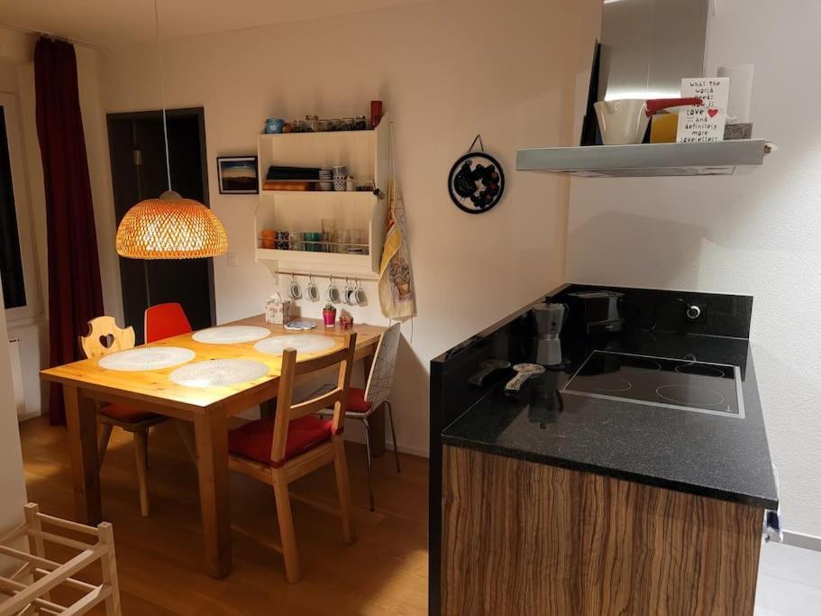 Cosy & Central, Lovely Terrace Over River & Park