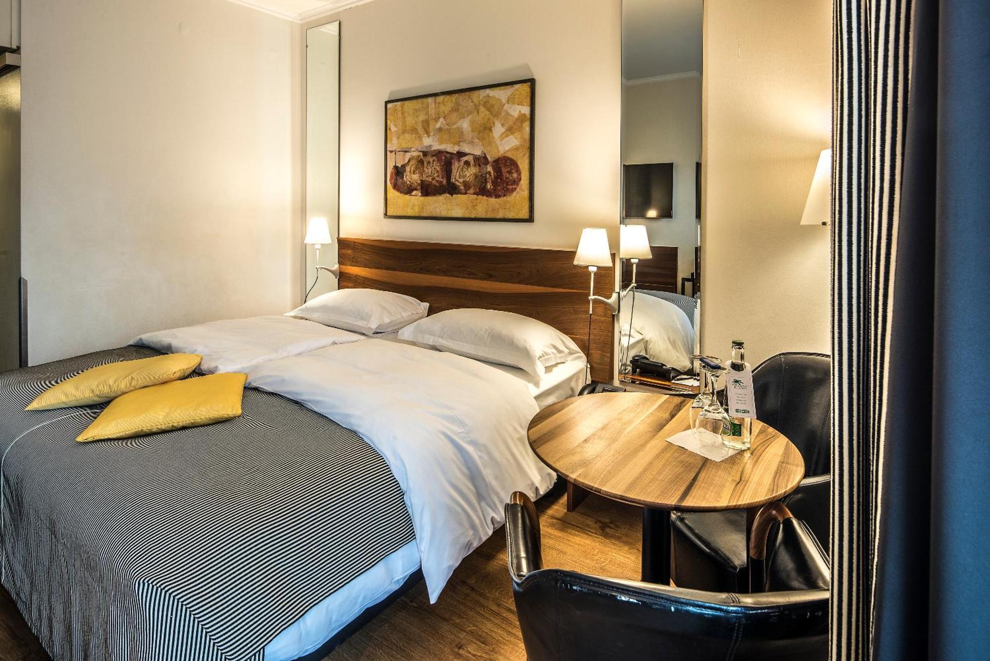 Plaza Hotel 4*
