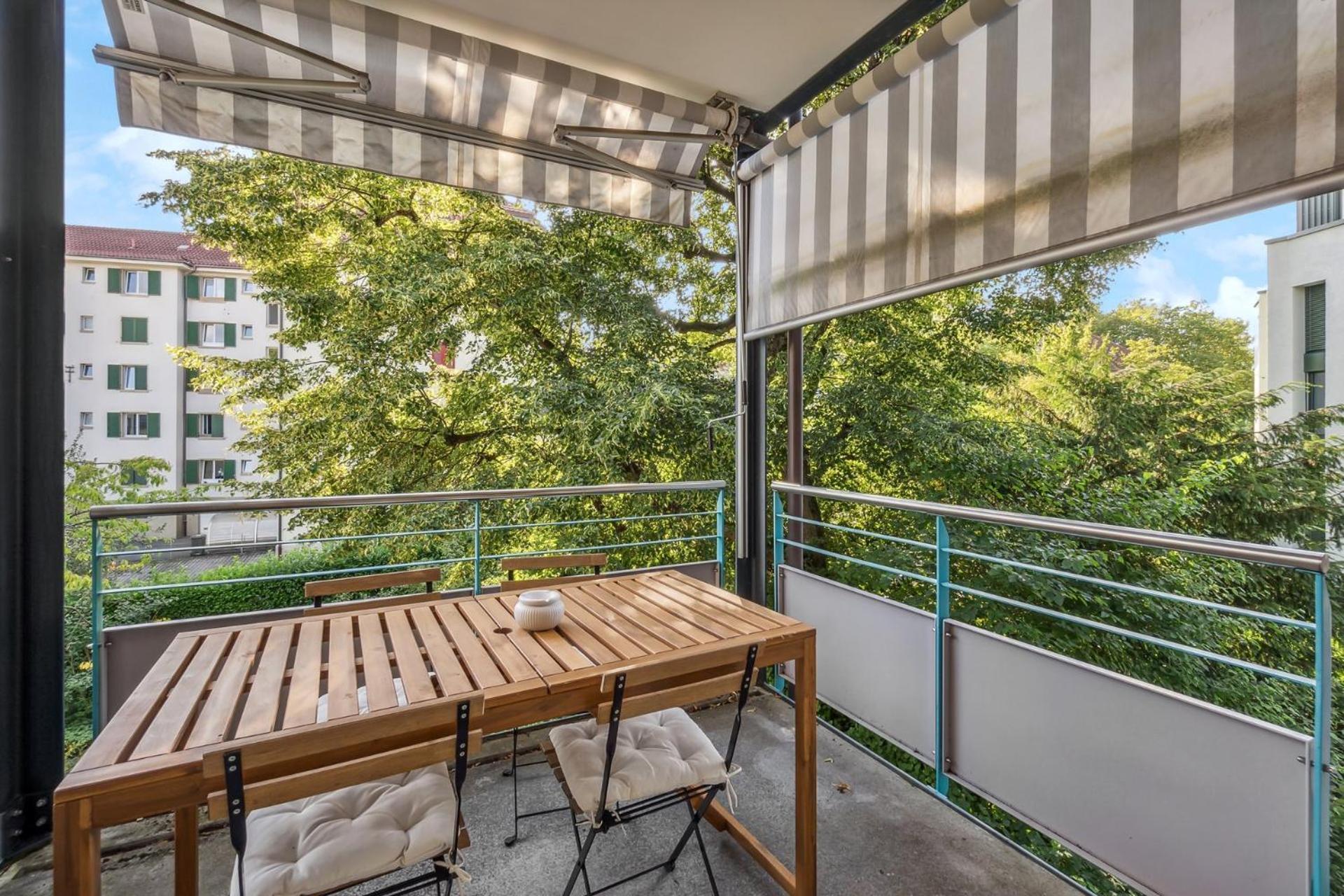 Comfortable In Oerlikon 20 Minutes Away From Airport