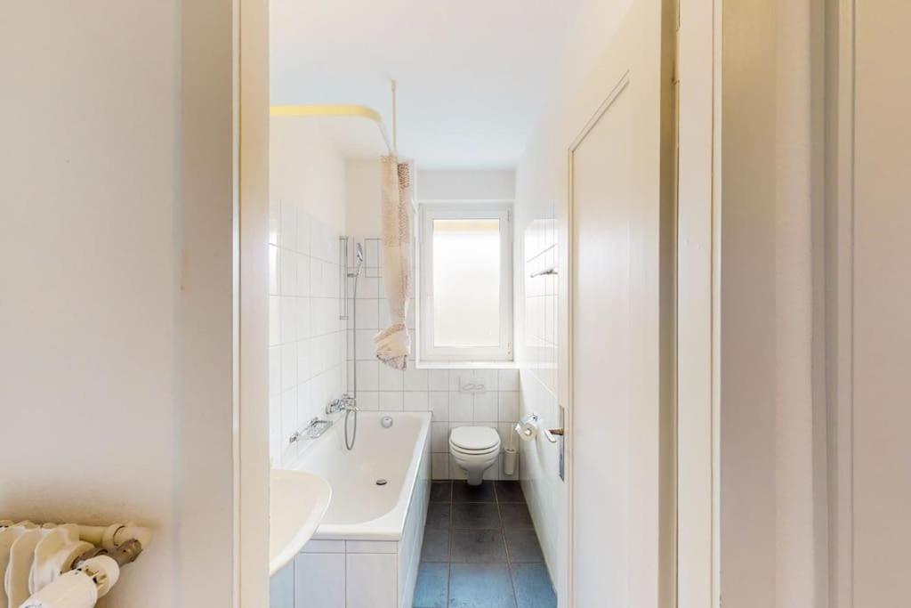 Very Spacious In Center - Parkview 4 *