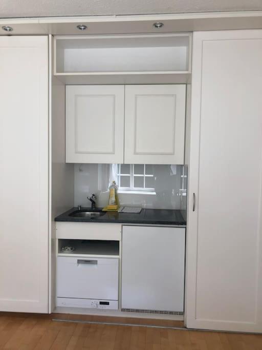 Charmin In Old Town - Uz8 *