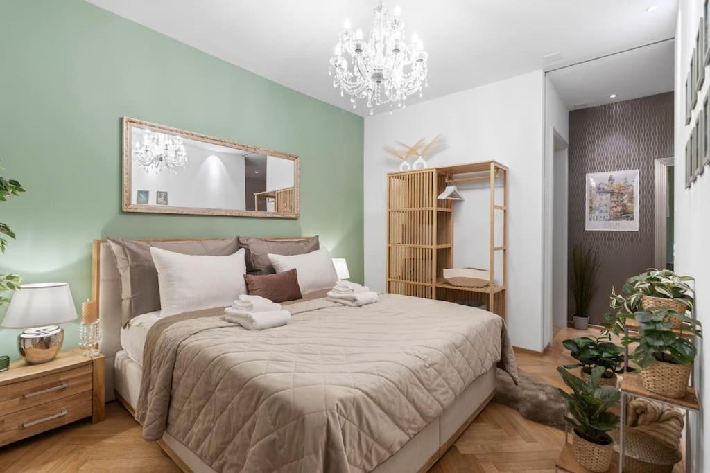 Boutique Luxury I Location I Freeparking I Private Terrace I Ac I Fast Wifi