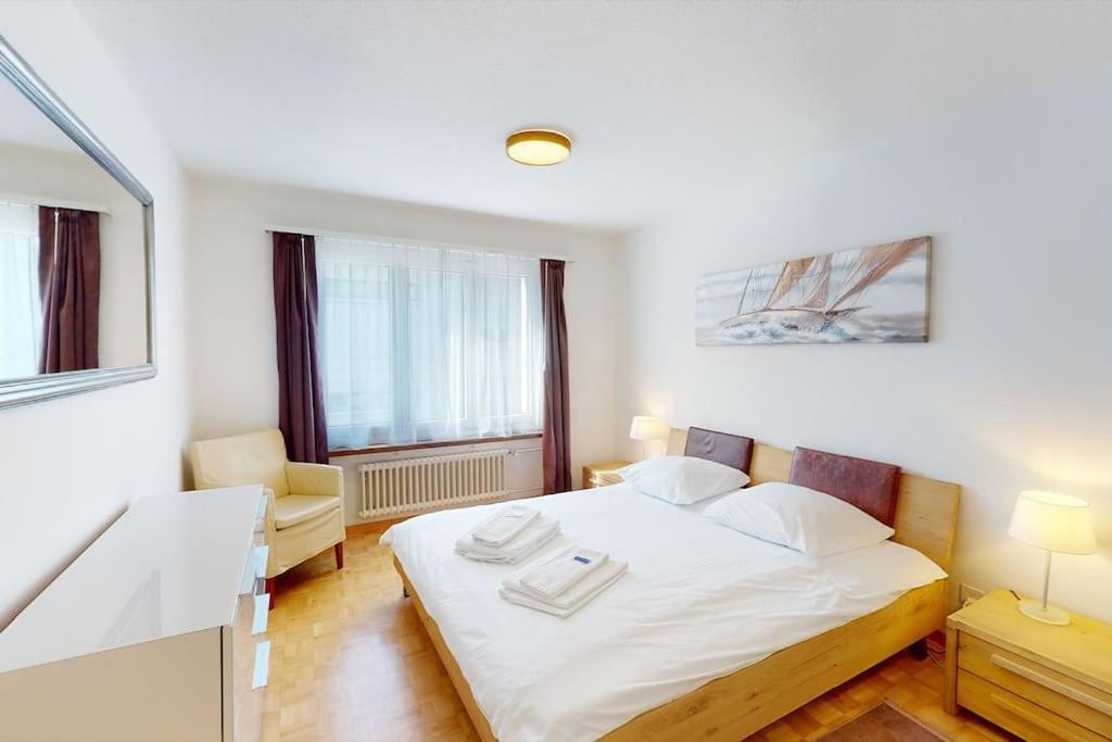 Very 1br Flat With Sunny Balcony - Sky4 Apartment