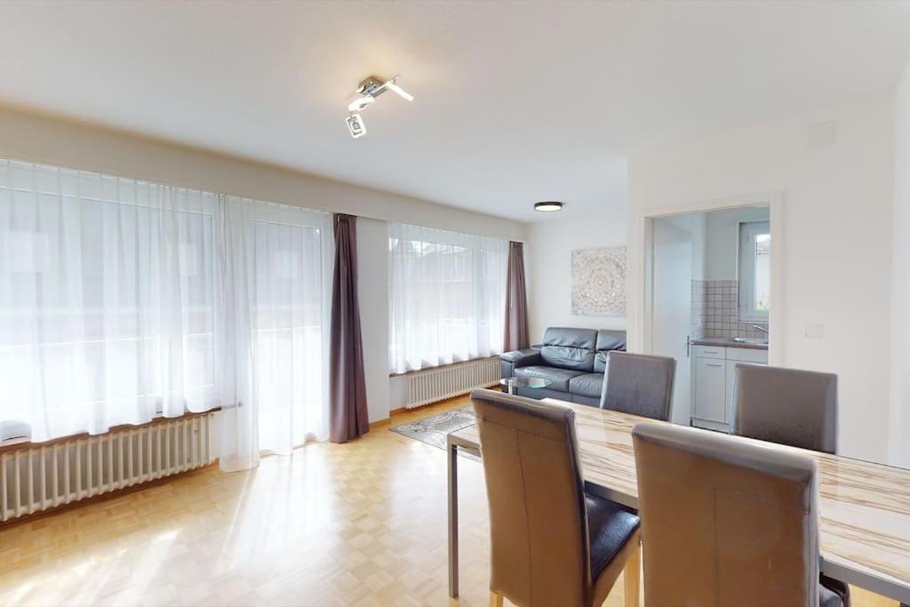 Apartment Very 1br Flat With Sunny Balcony - Sky4 *