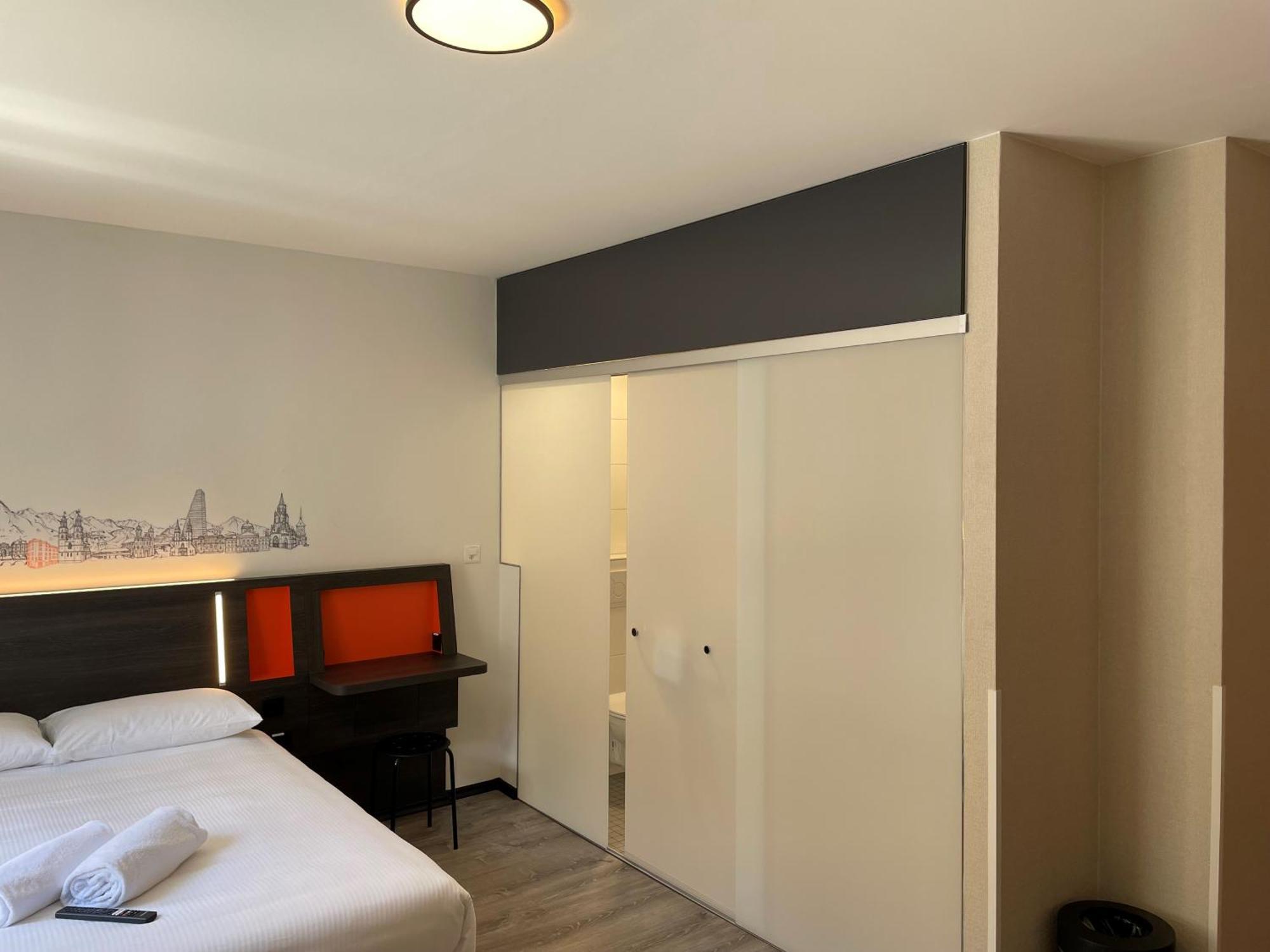 Easyhotel Main Station Hotel *
