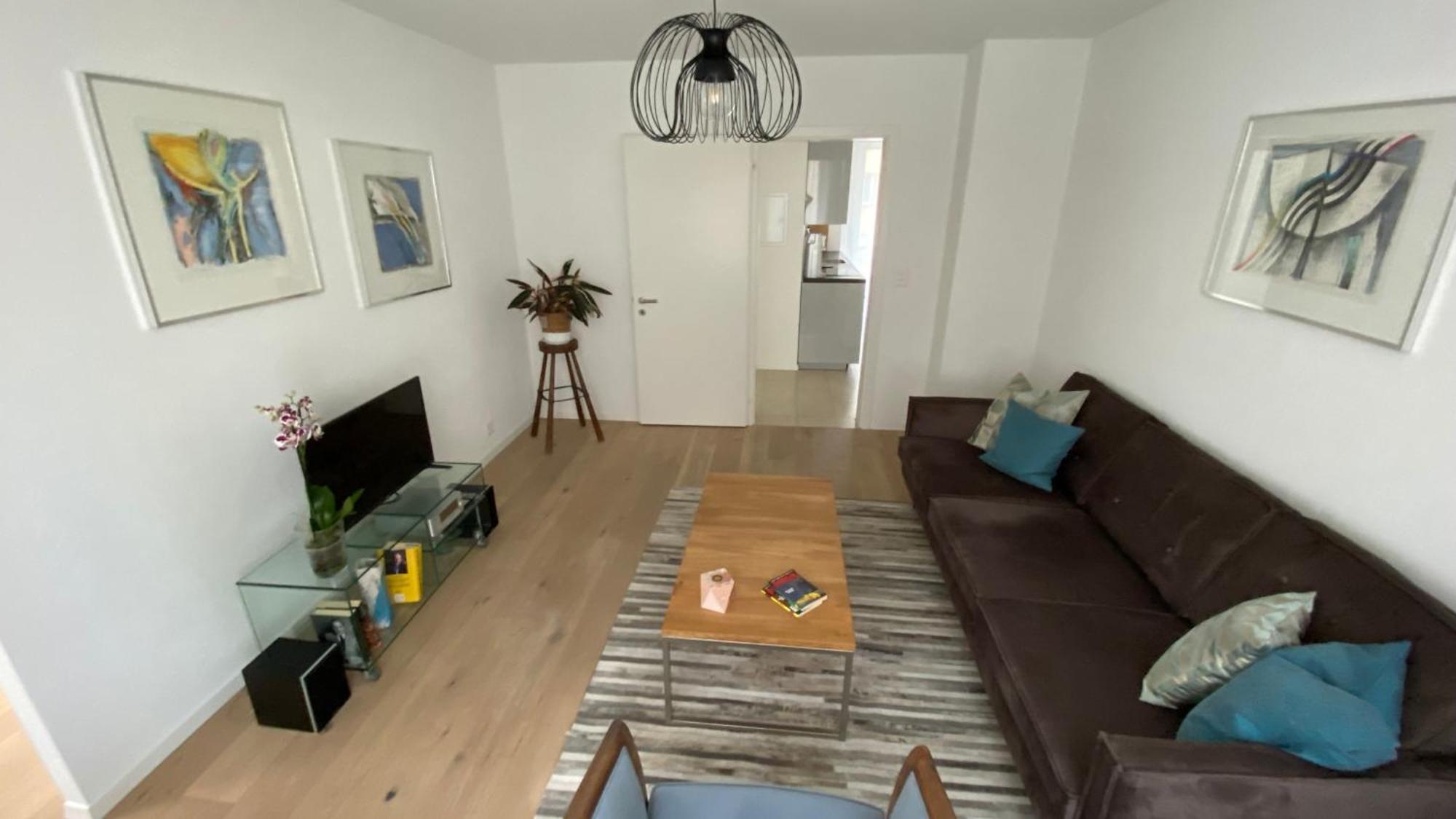 H1 With 4,5 Room, Bathroom, Kitchen, Central, Quiet & Modern With Office Apartment Zurich