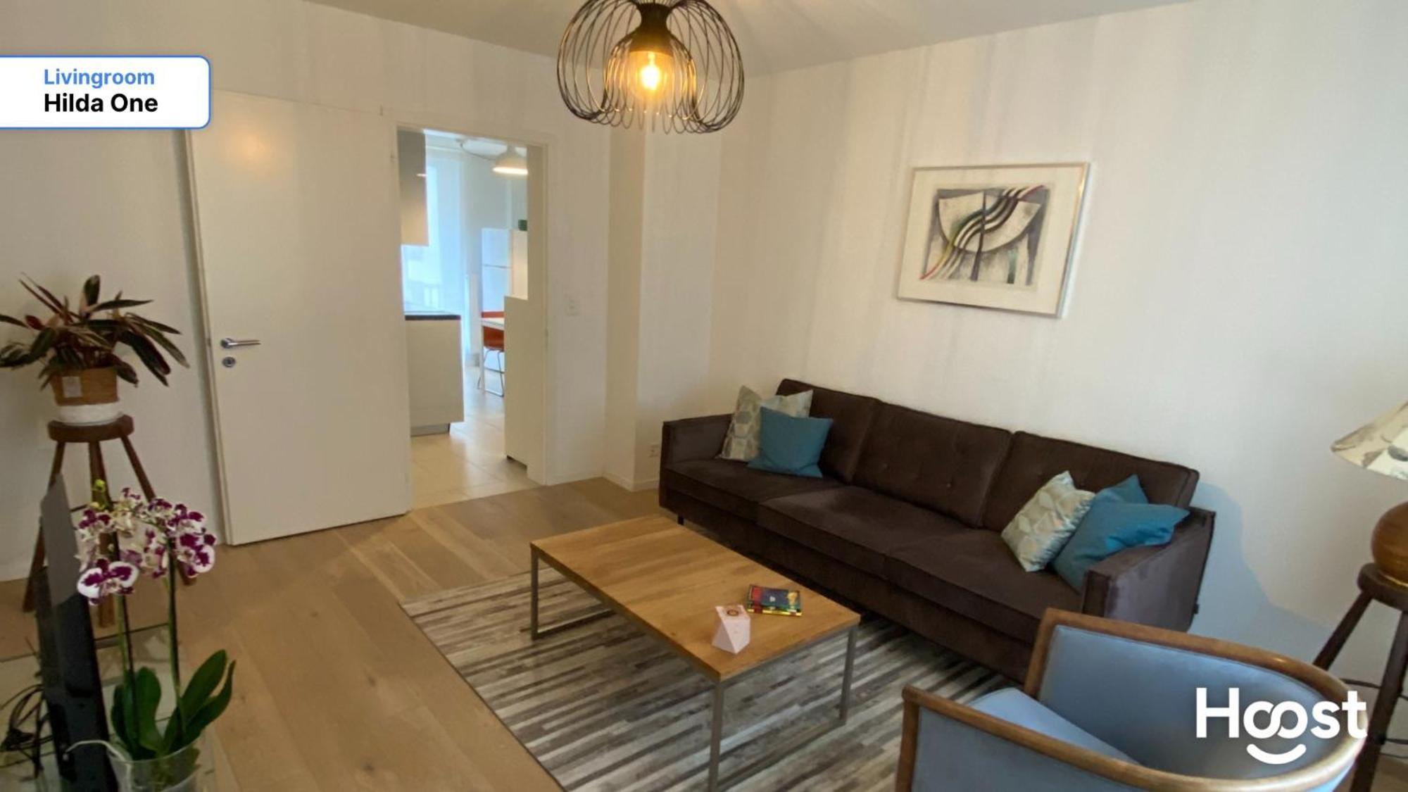 H1 With 4,5 Room, Bathroom, Kitchen, Central, Quiet & Modern With Office Zurique
