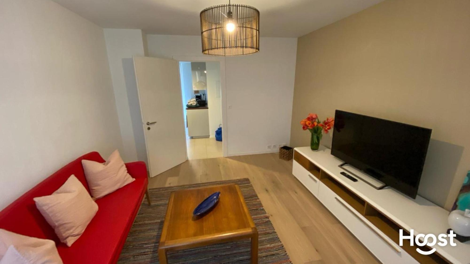 H2 With 3,5 Rooms, 2br, Living And Kitchen, And Quite Apartment