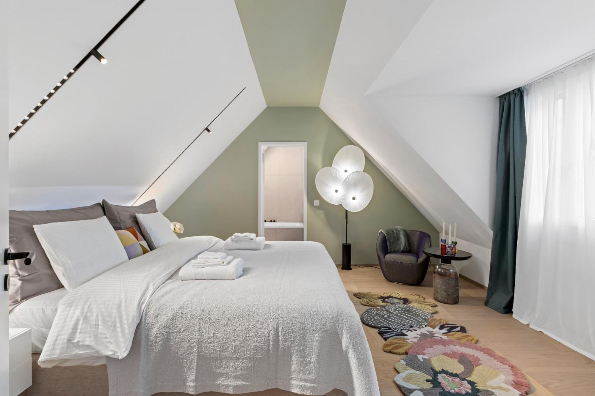 Bahnhofstrasse Designer Penthouse Private Rooftop Apartment