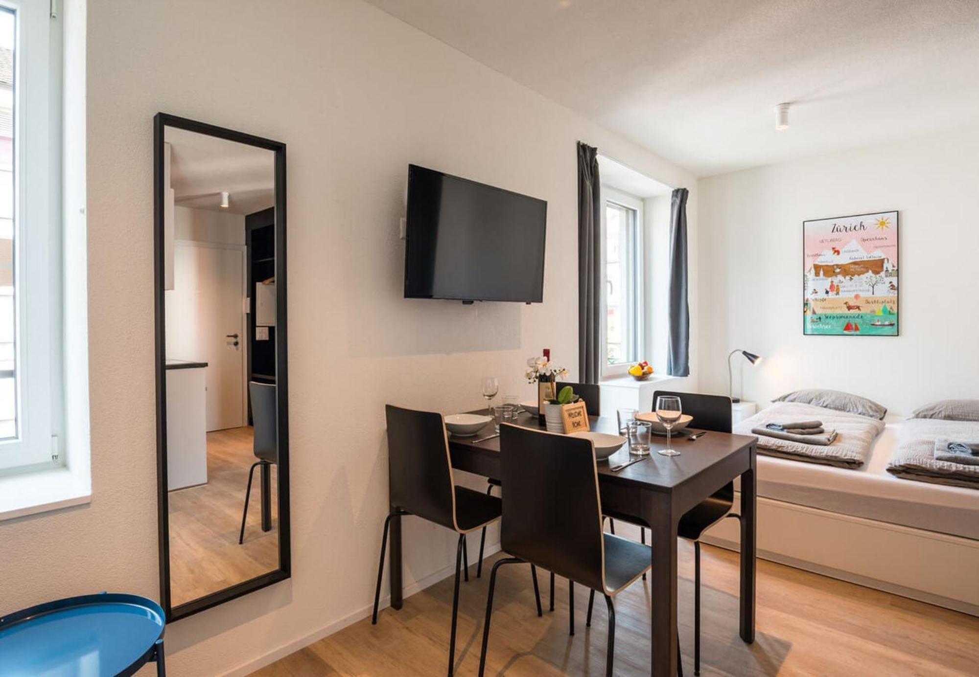 Apartment Hitrental Station