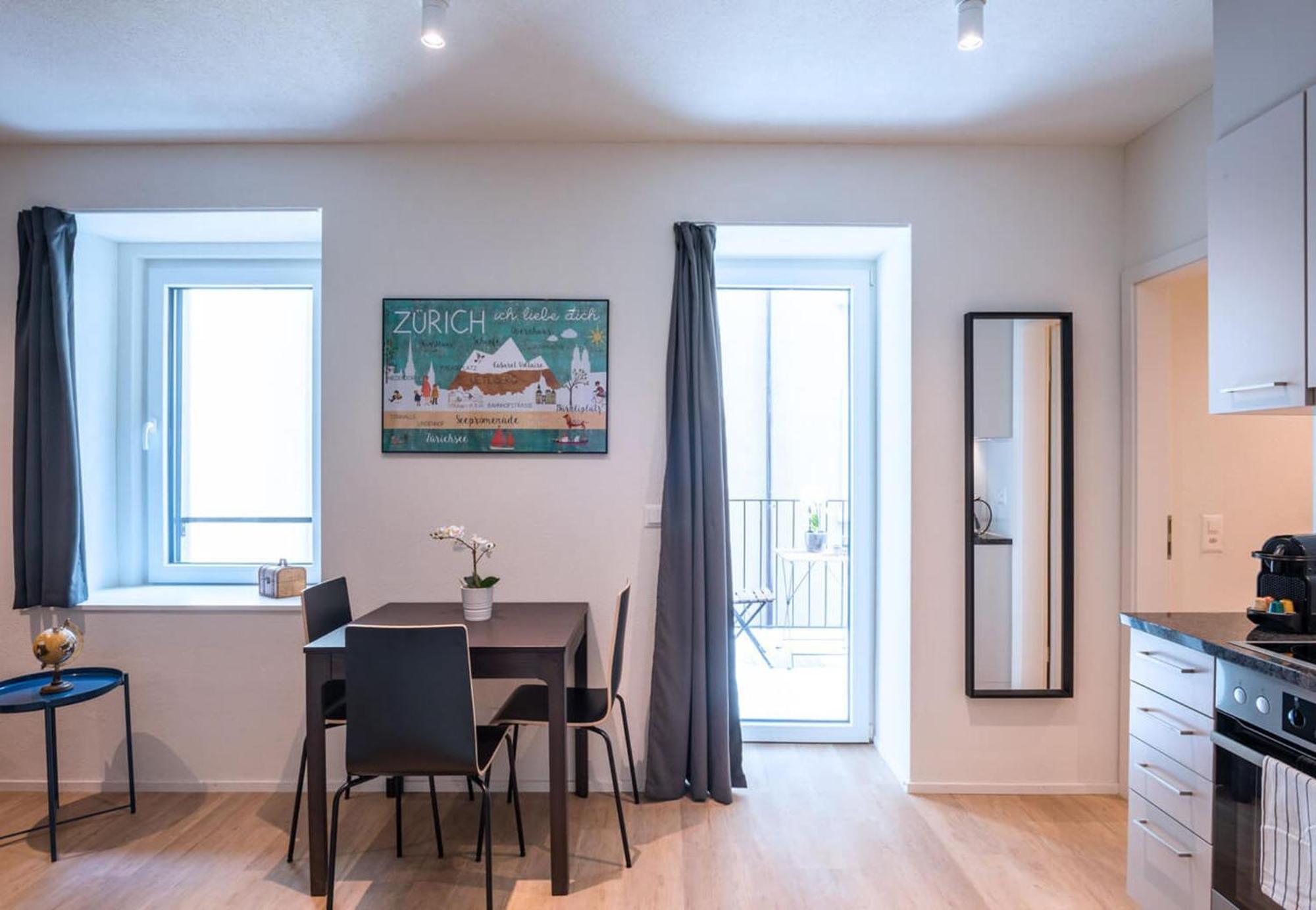 Apartment Hitrental Station