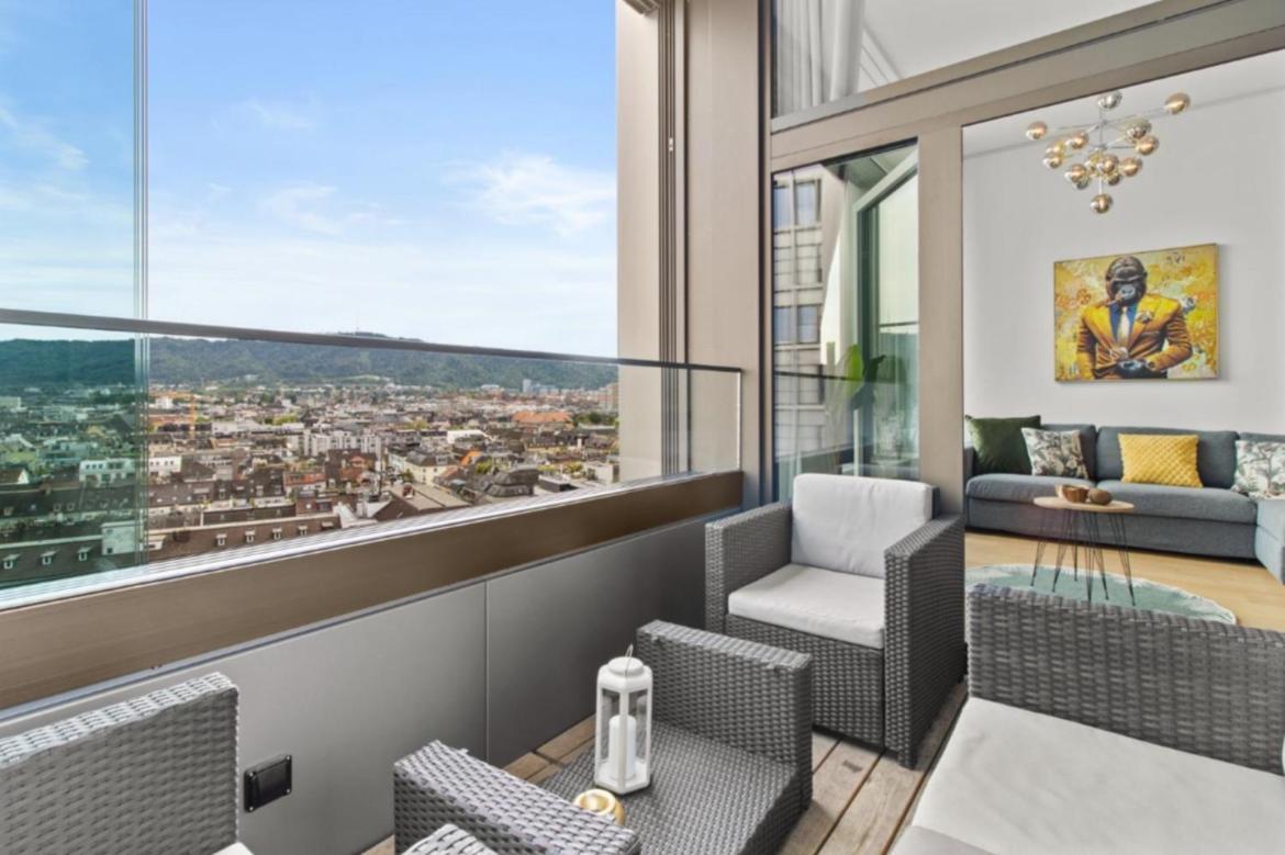 Luxury Business Penthouse Near Mainstation Apartment *