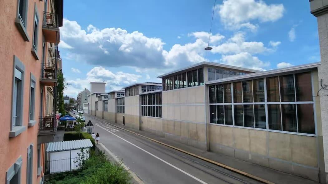 Kaya 3a - Downtown 2br With Balcony