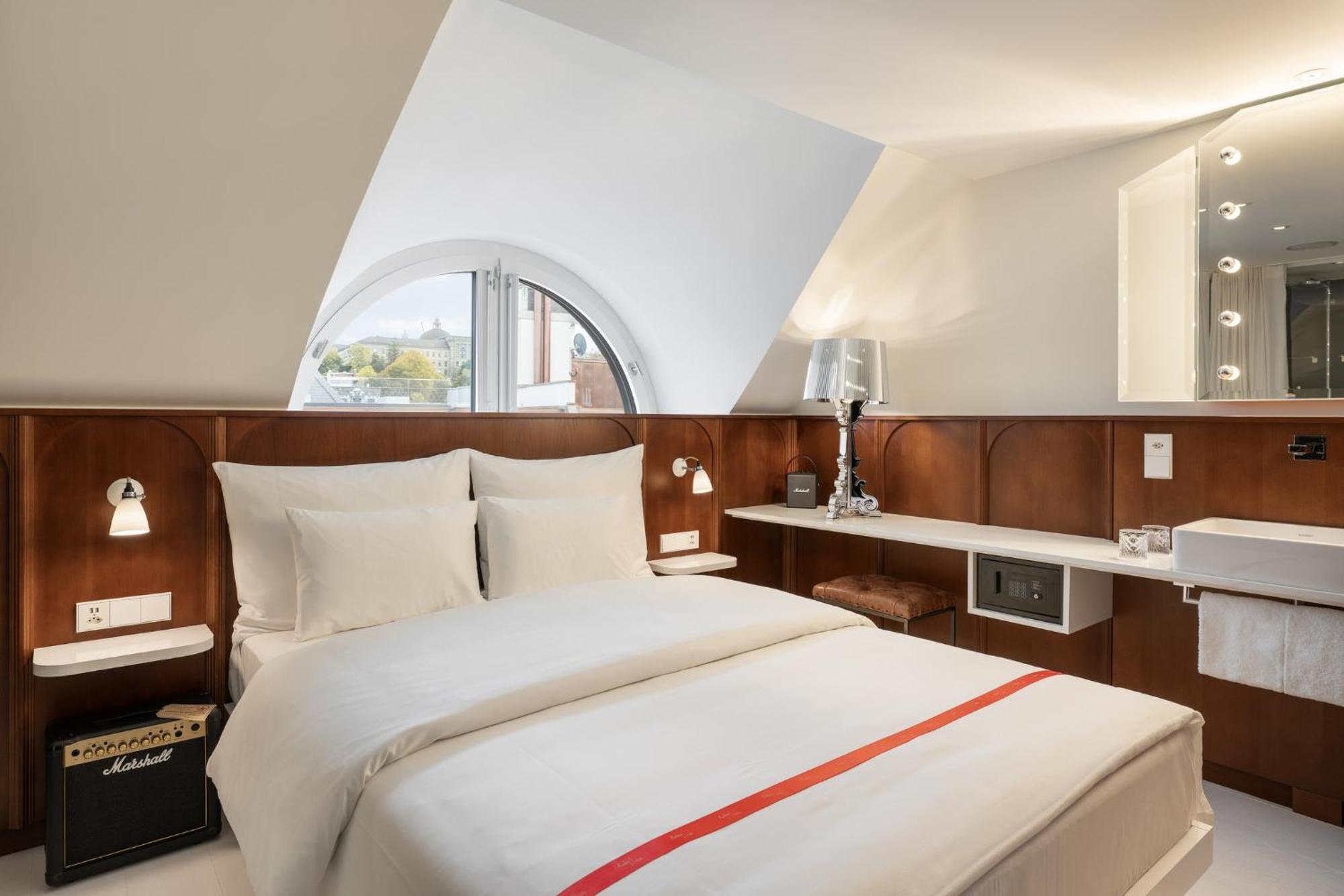 Ruby Mimi Hotel 3*