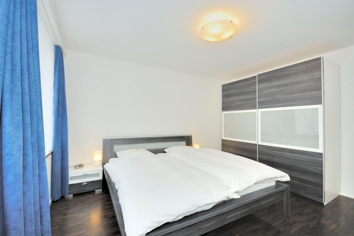 Apartment 1br With Balcony Near - Flower 1 *