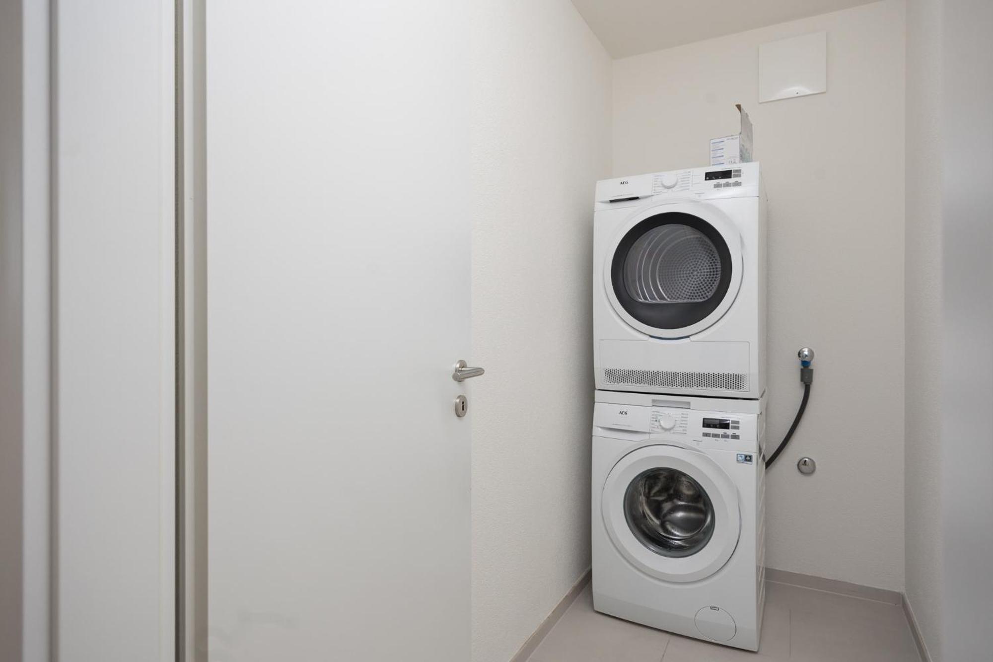 Downtown Dream 2 5br With Balcony And Style Ba 51 *