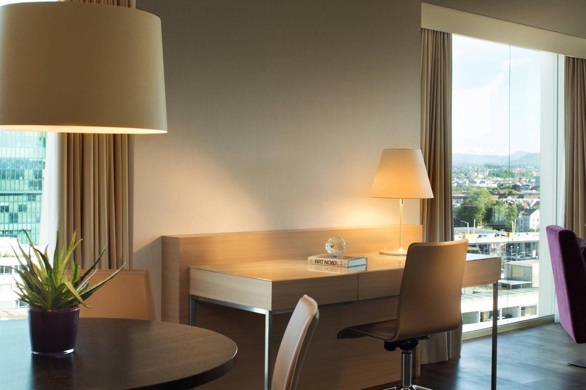 Renaissance Tower 5* Zurich