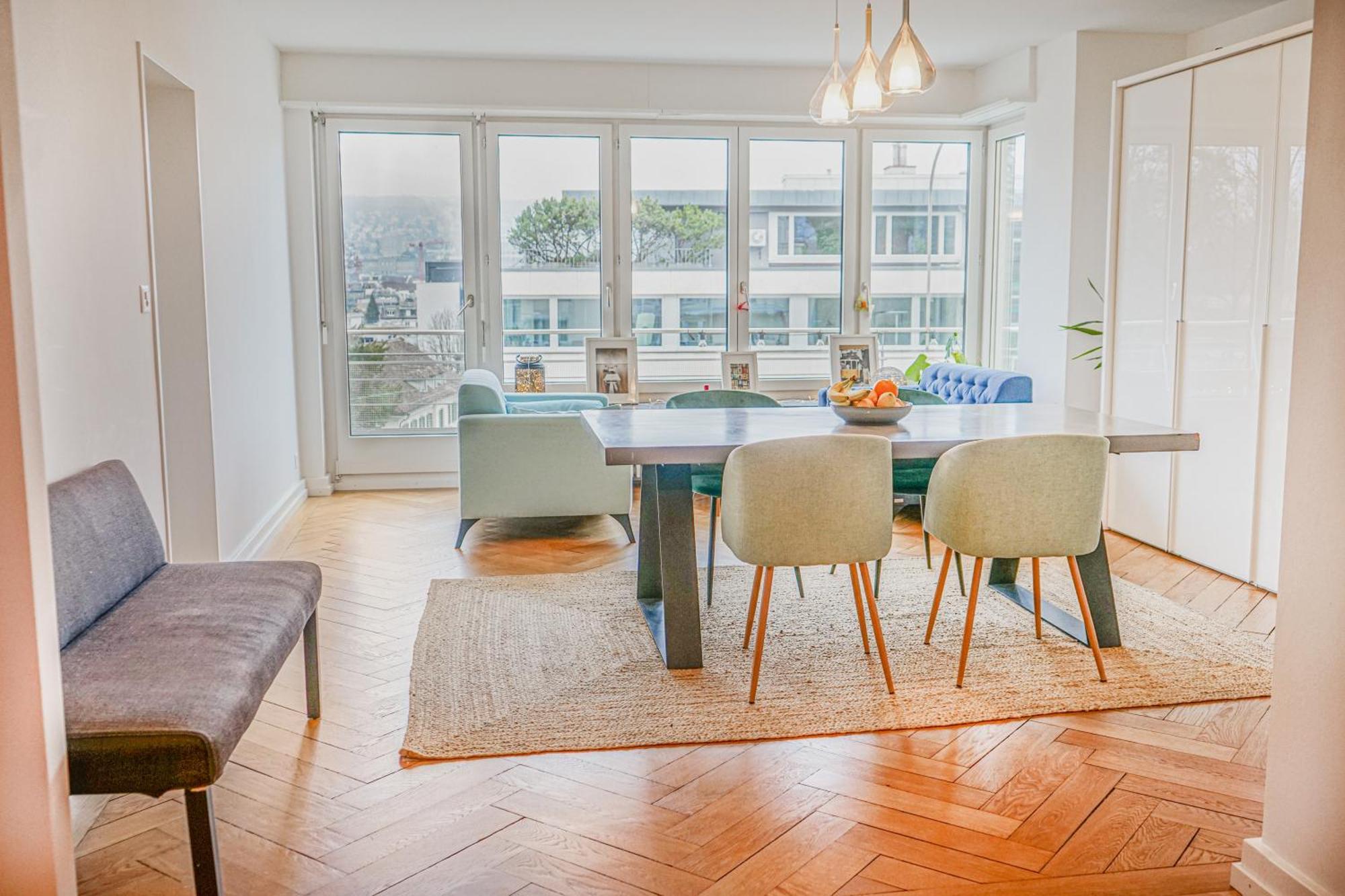 Homestay Downtown - Large, Quiet Private 