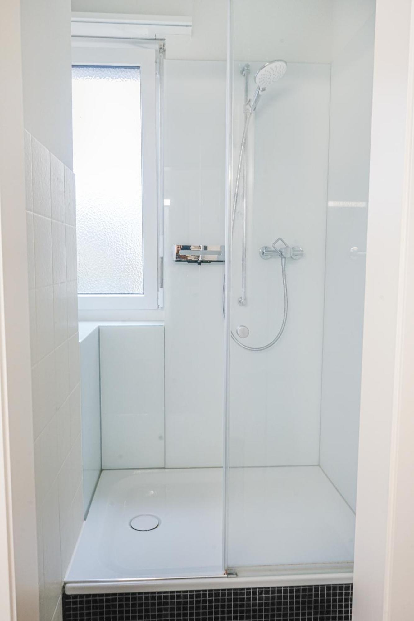 Large, Quiet Private Room 