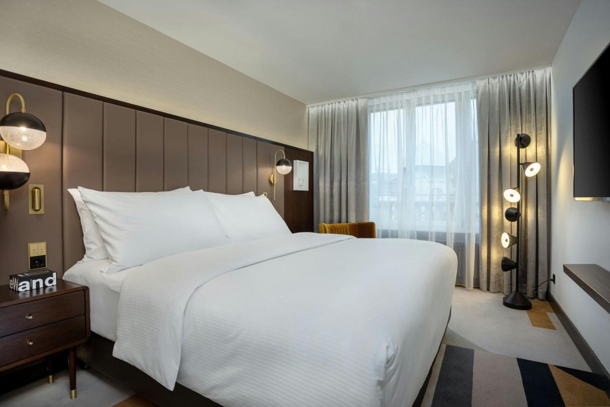 Neues Schloss Privat Zurich, Autograph Collection 5*