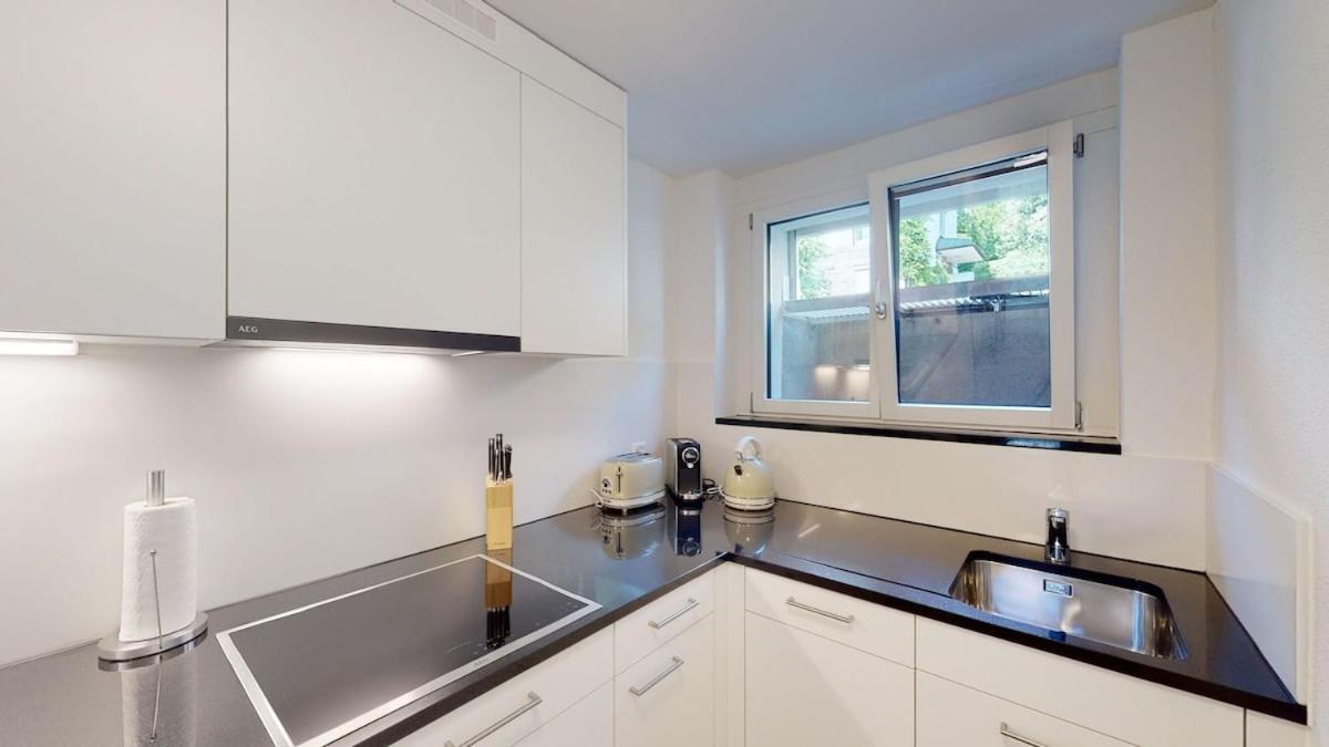 Fantastic, Very - Sun 1 * Zurich