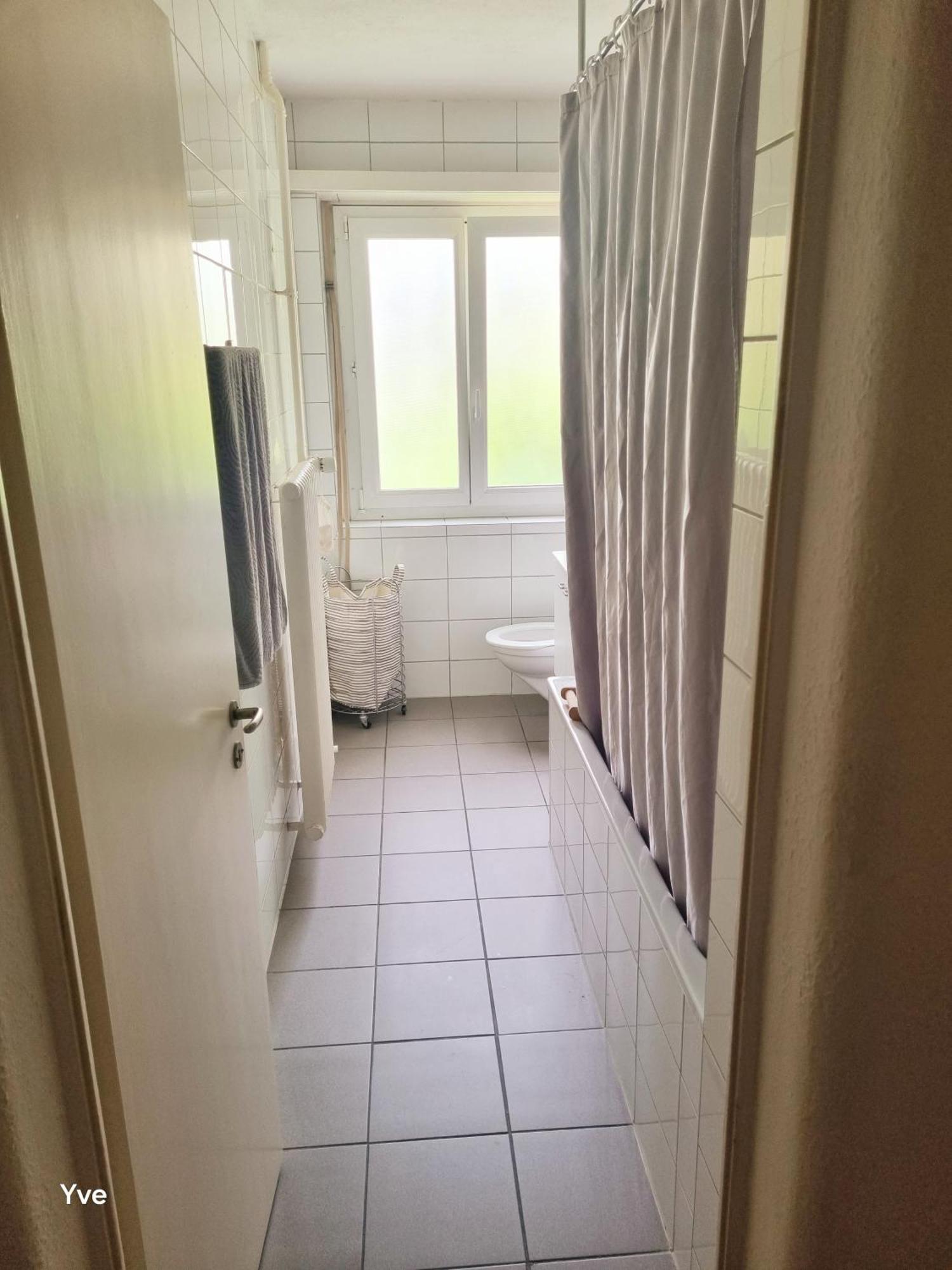 Privatunterkunft Yveskinyoga