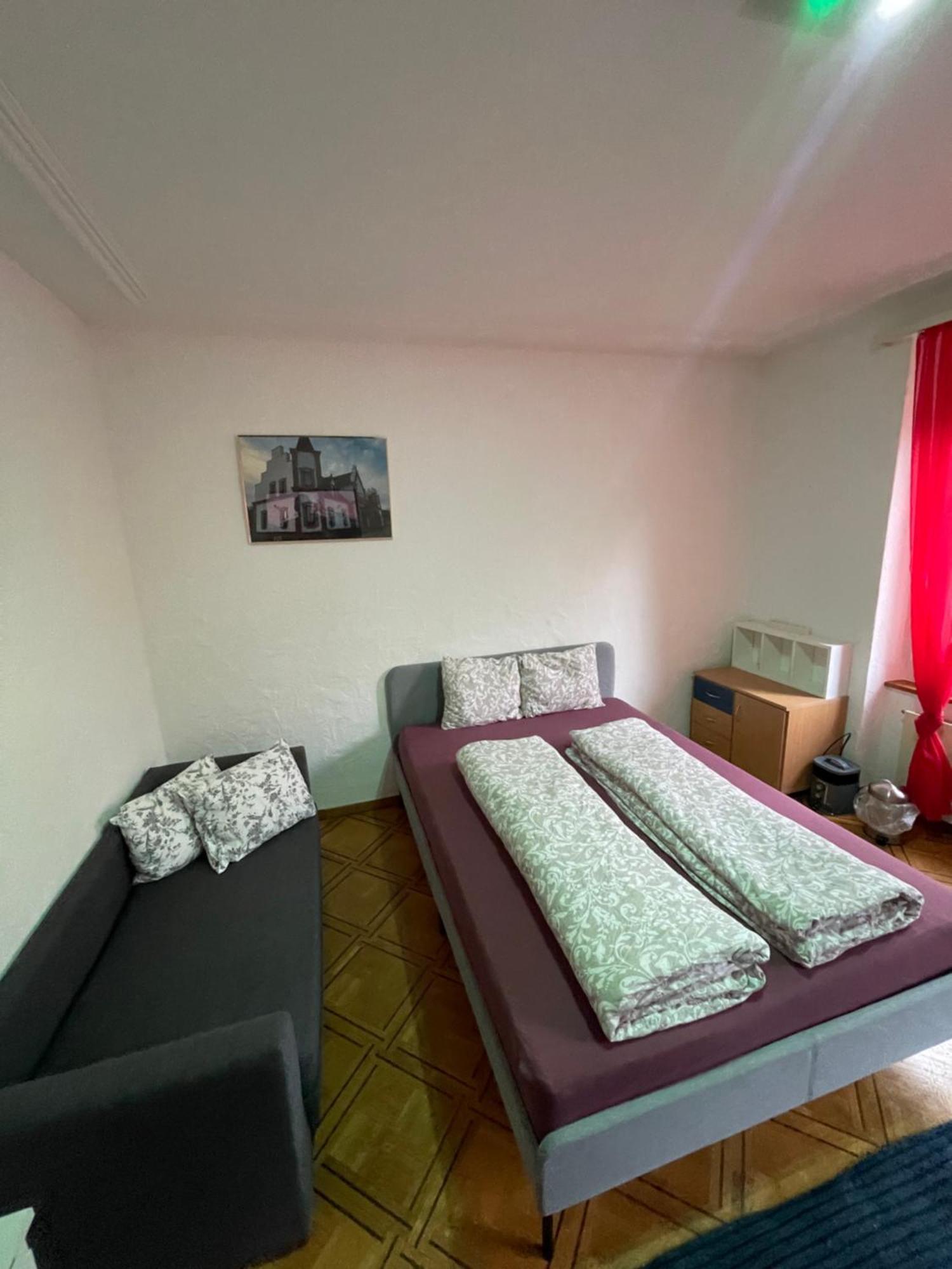 4 Preiswertes Zimmer In Privater Wohnung, Kein Hotel, Ohne Personal, Zum Uebernachten *