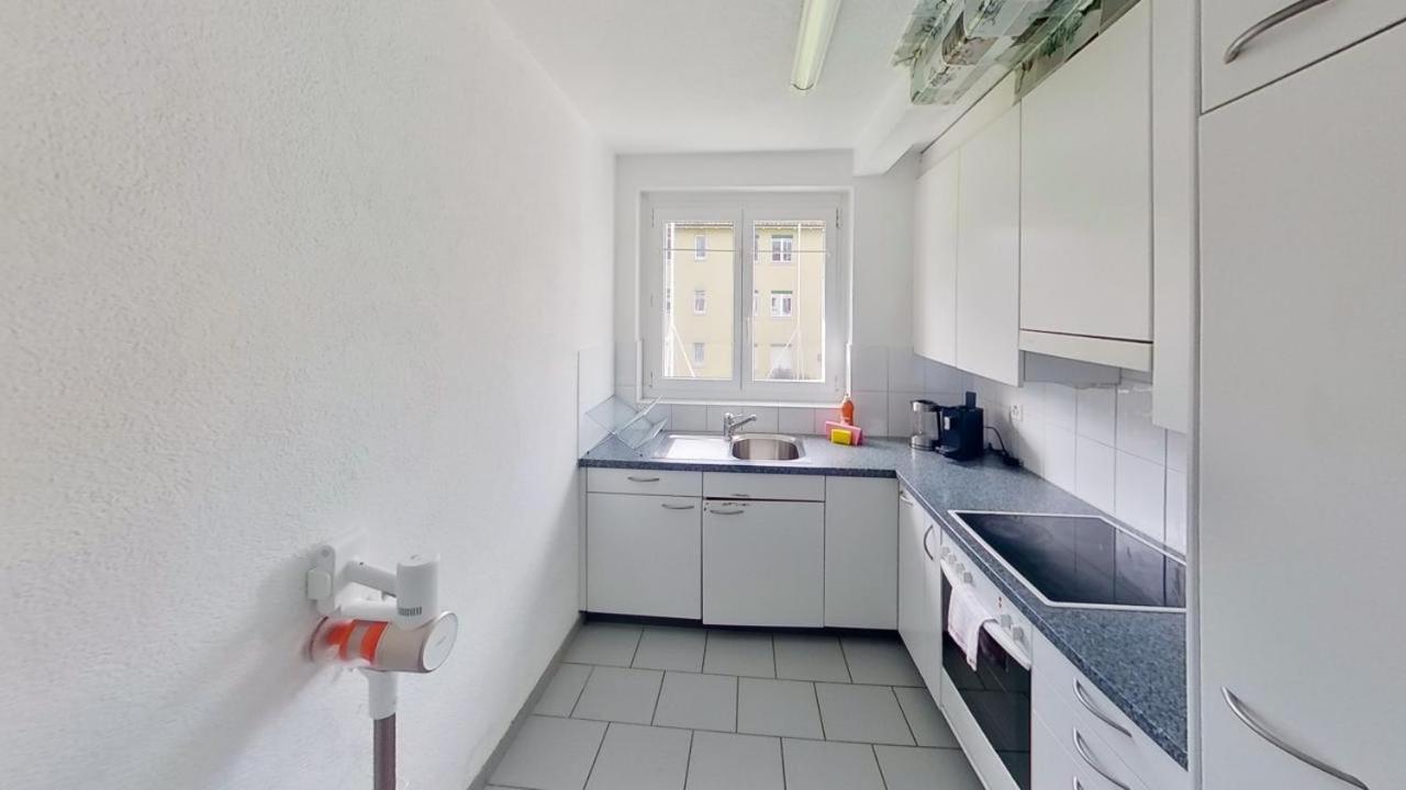 Duebendorfstrasse 171 *