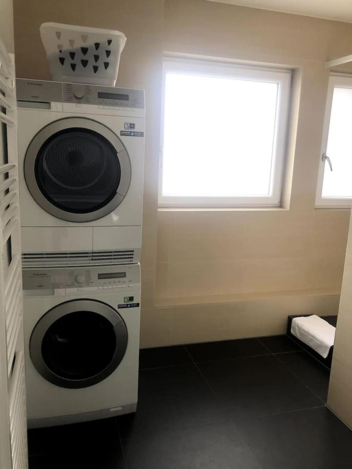 1br With Balcony - West 13