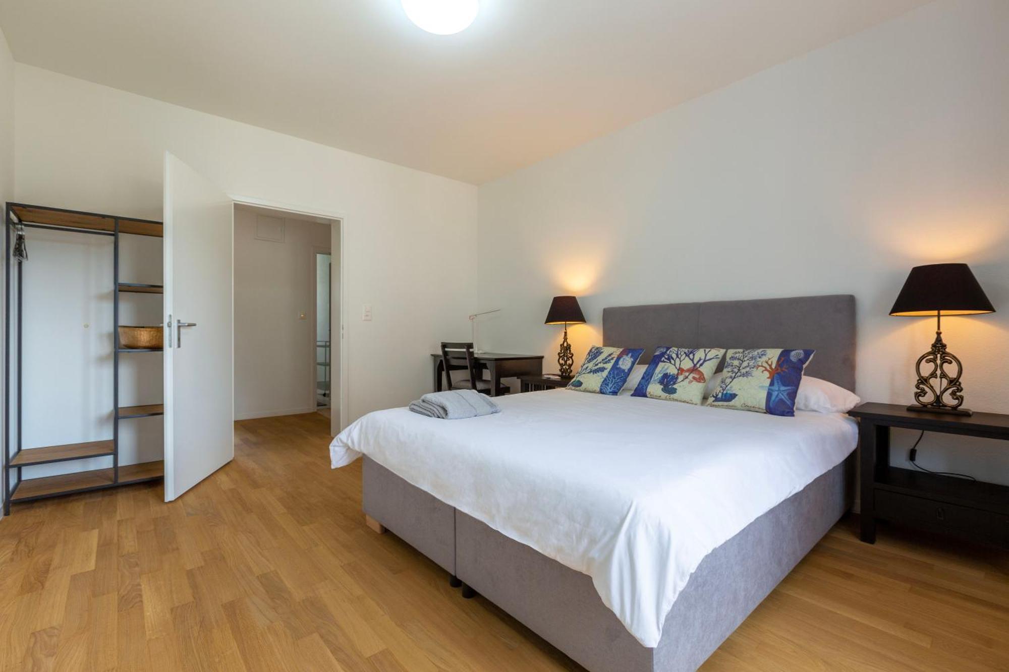 Kaya 3a - Downtown 2br With Balcony Apartamento